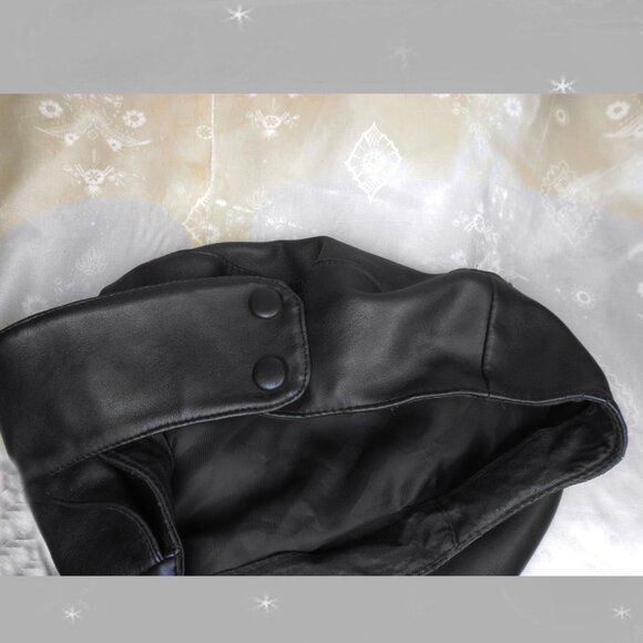 Black Beret in Vegan Leather - Military Vibe - Picture 6 of 8